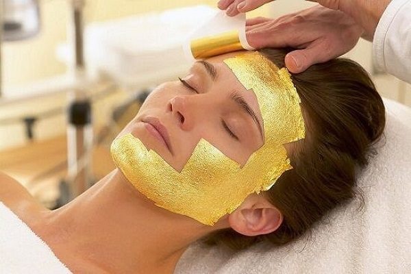 Glowing with Opulence: The Gold Facial Experience in the United Arab Emirates